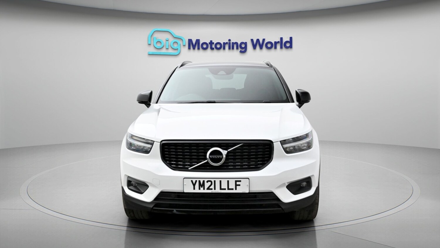 Used Volvo XC40 for sale - 77802192: Photo 2
