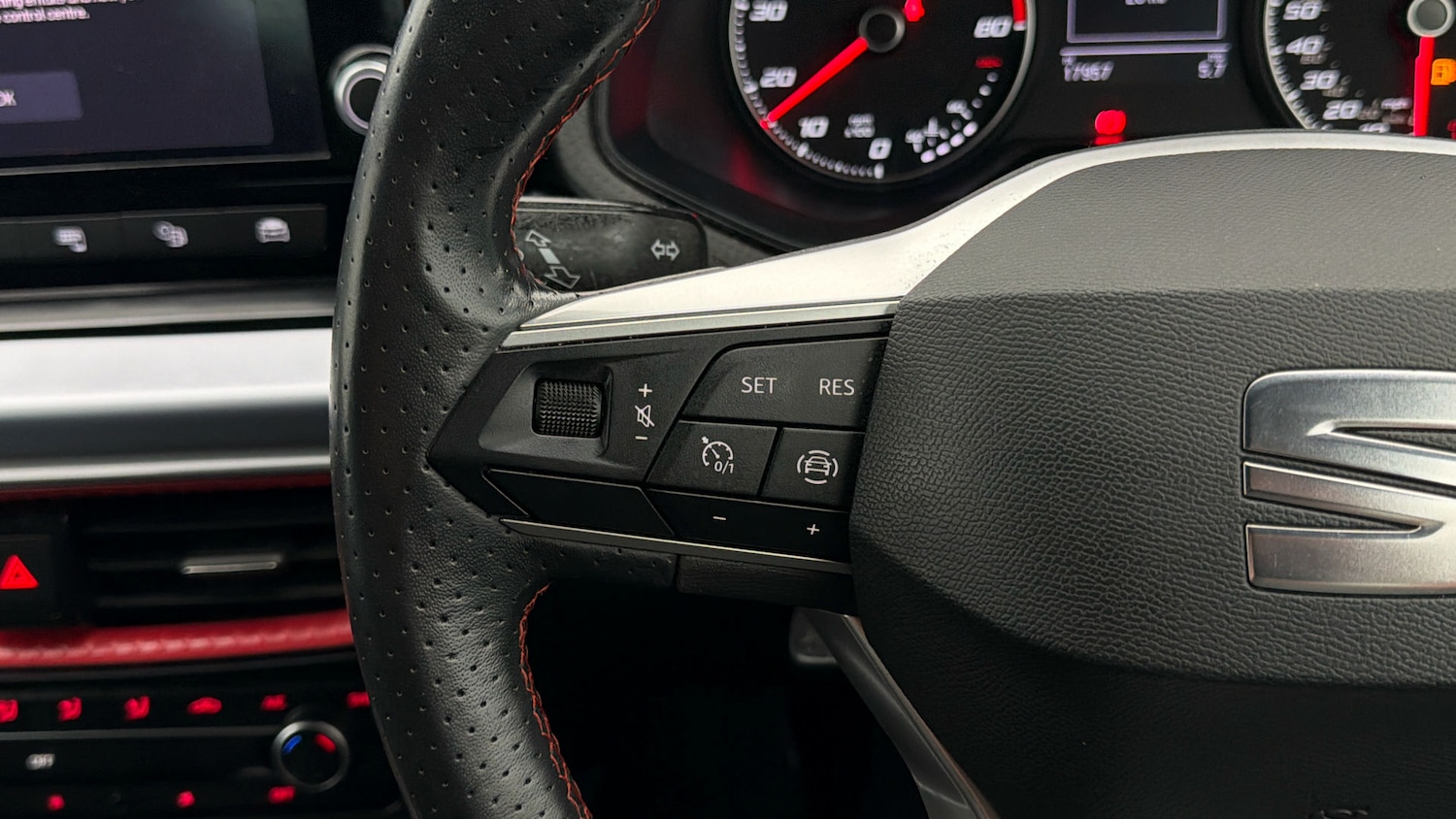 Used SEAT Arona 2023 for sale - 77938336: Photo 23