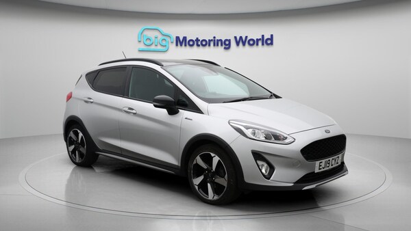 Used Ford Fiesta 2019 for sale - 76137805: Photo 2
