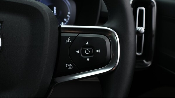 Used Volvo XC40 2022 for sale - 76283256: Photo 25