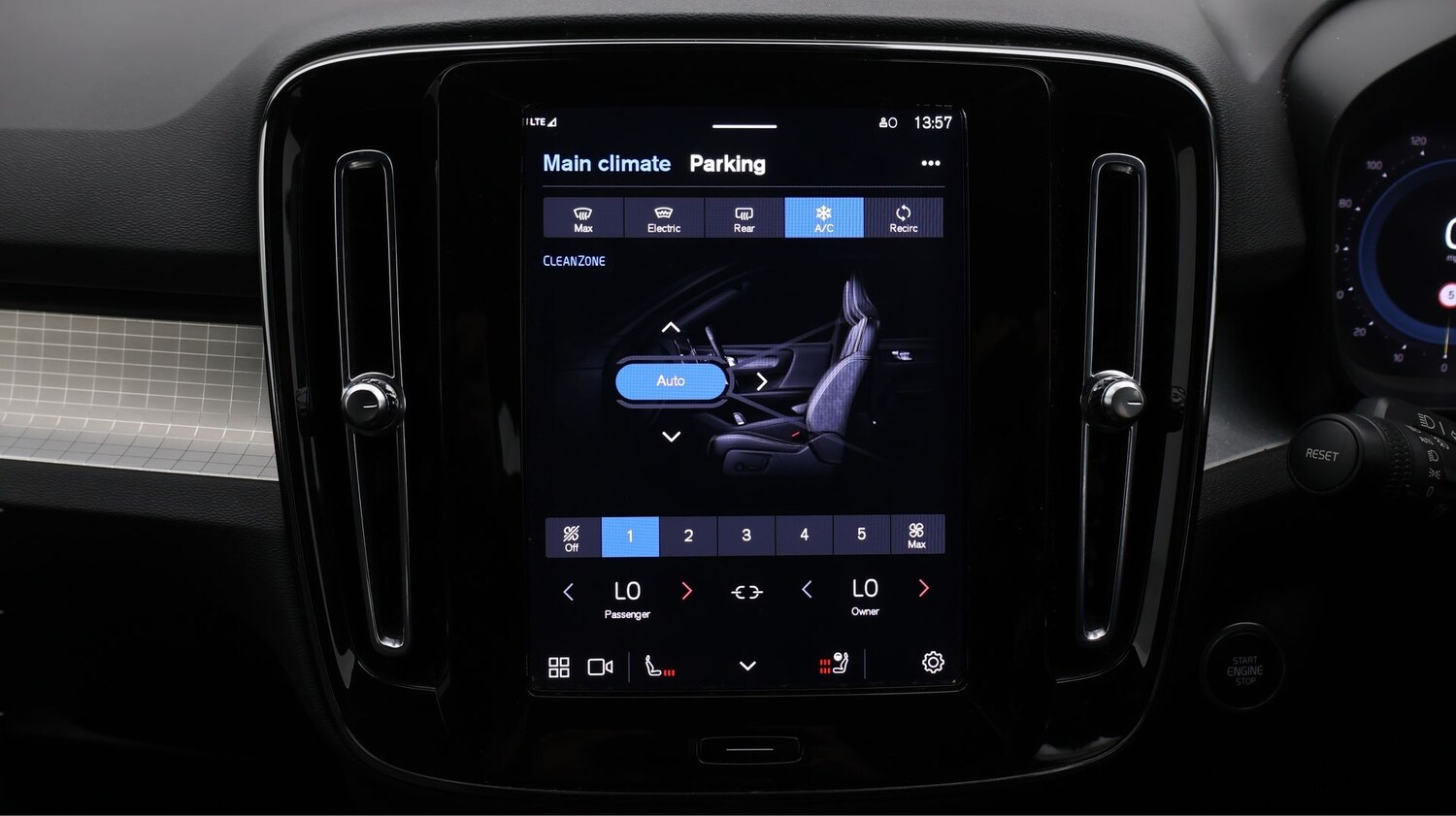 Used Volvo XC40 2022 for sale - 77181793: Photo 12