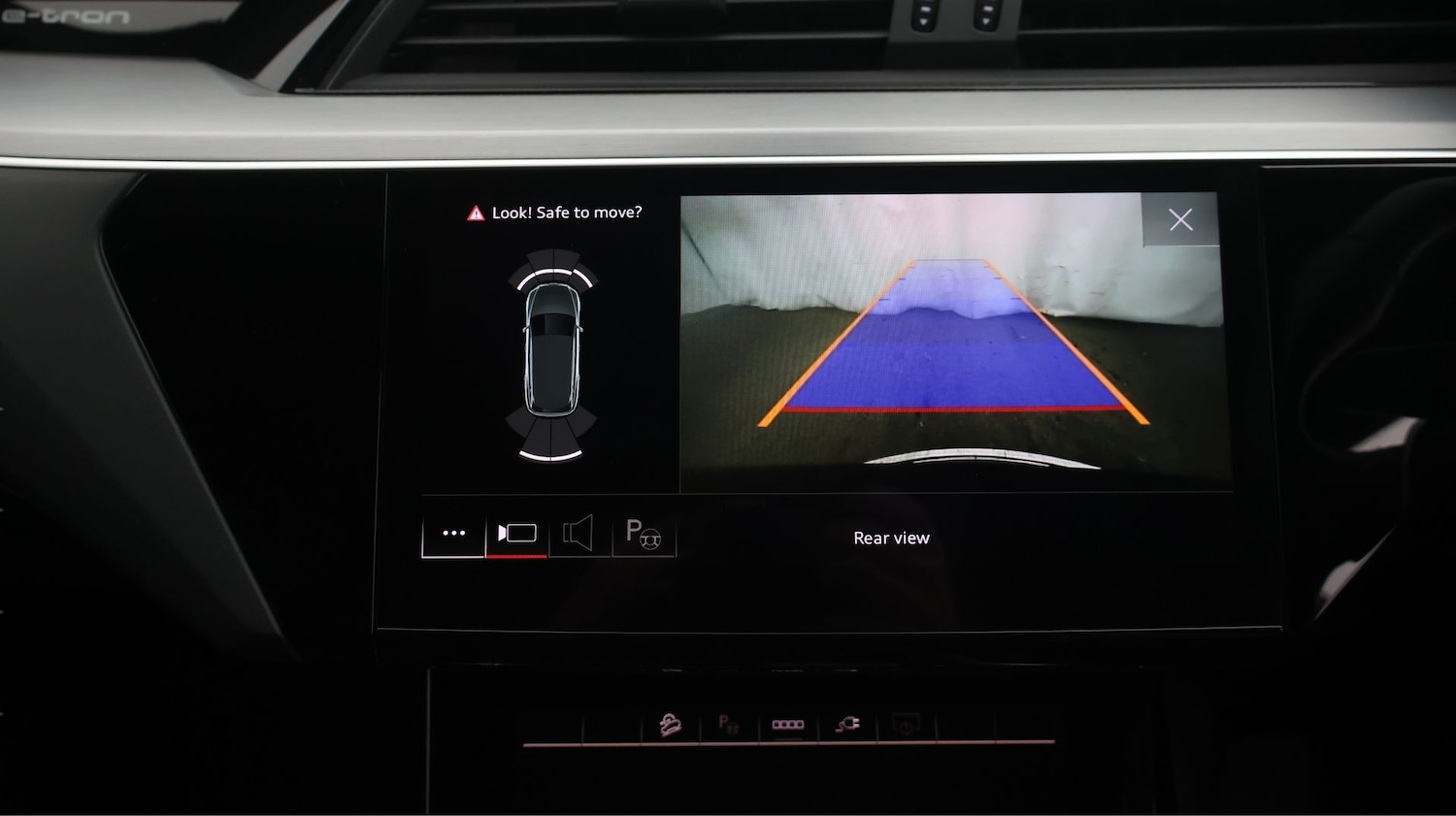 Used Audi e-tron 2022 for sale - 77312159: Photo 26