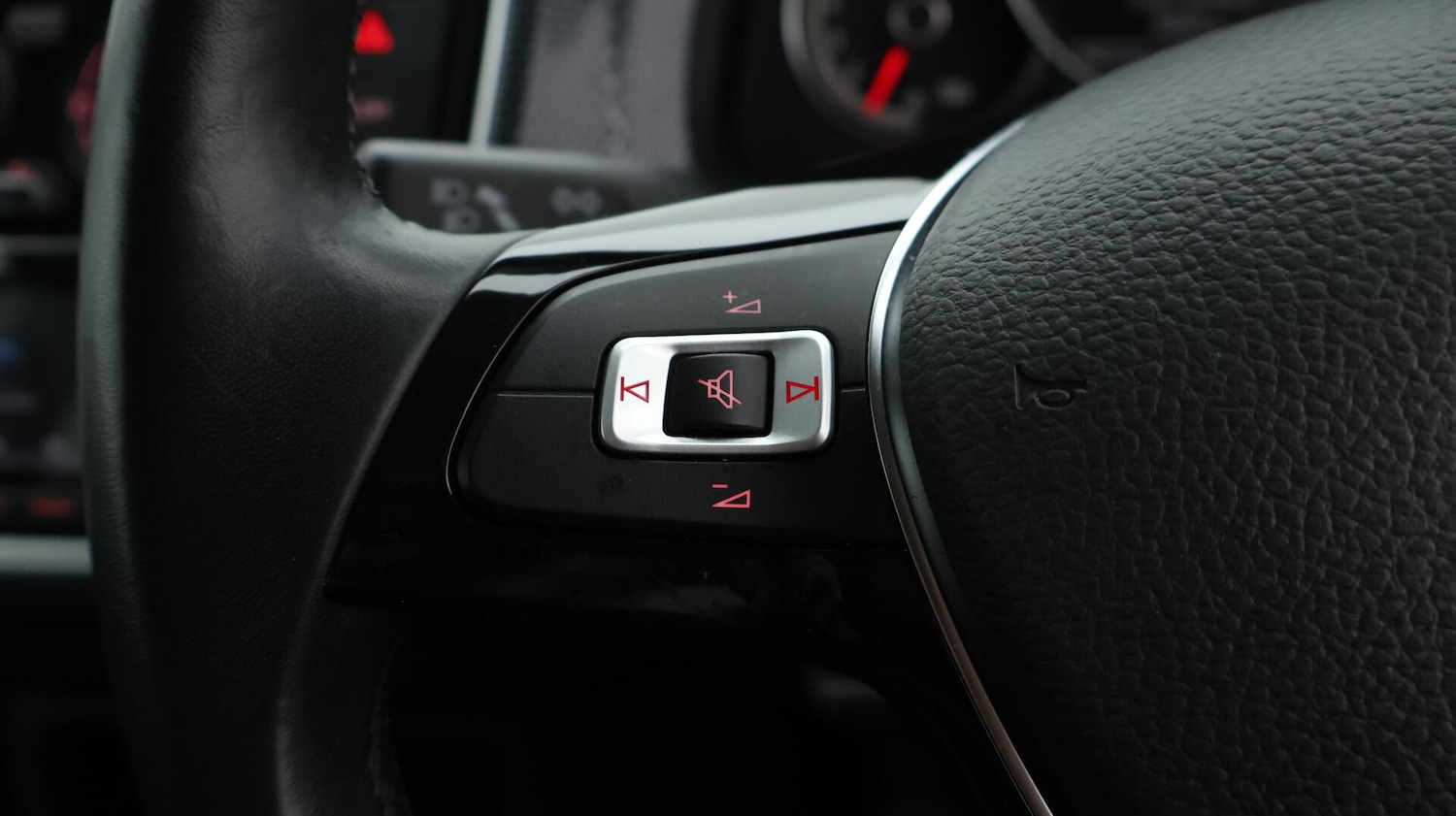 Used Volkswagen up! 2022 for sale - 76632972: Photo 24