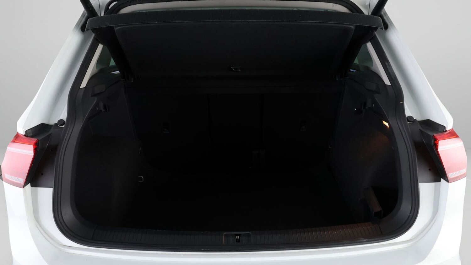 Used Volkswagen Tiguan 2021 for sale - 78040658: Photo 16