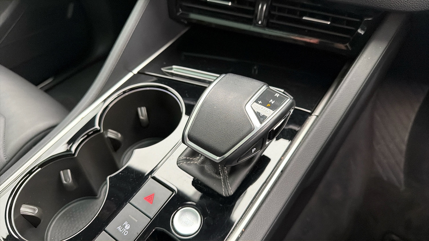 Used Volkswagen Touareg 2023 for sale - 77919182: Photo 25