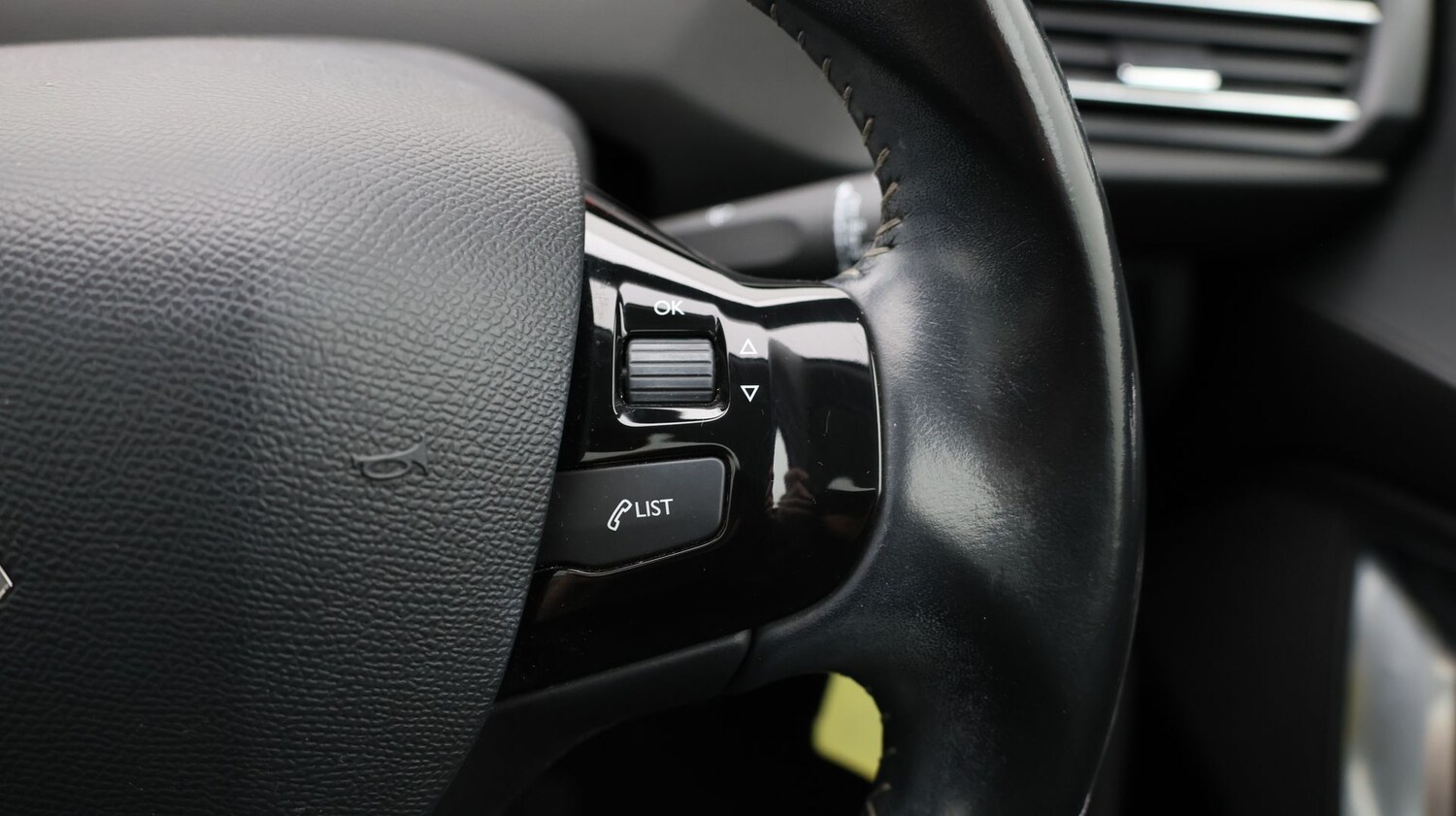 Used Peugeot 308 2018 for sale - 77208634: Photo 25