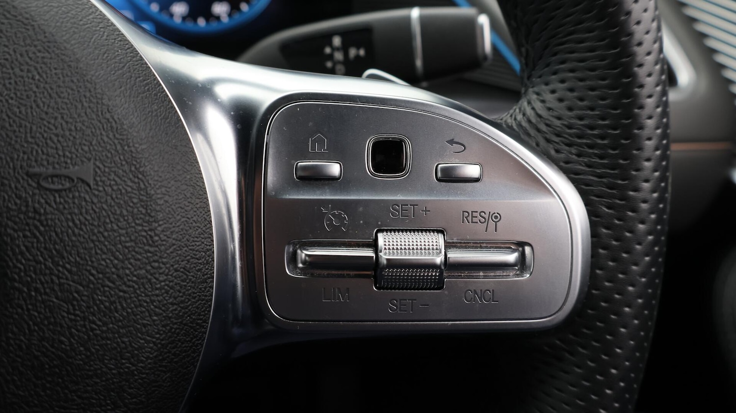 Used Mercedes-Benz EQC 2023 for sale - 76633765: Photo 25