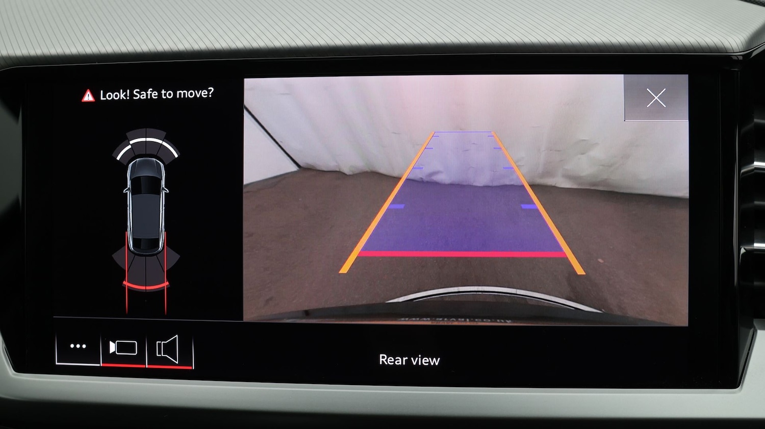 Used Audi Q4 e-tron 2023 for sale - 77274400: Photo 25