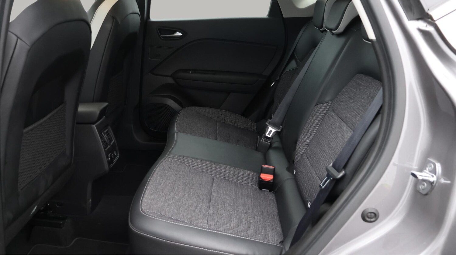 Used Renault Captur 2021 for sale - 76109230: Photo 17
