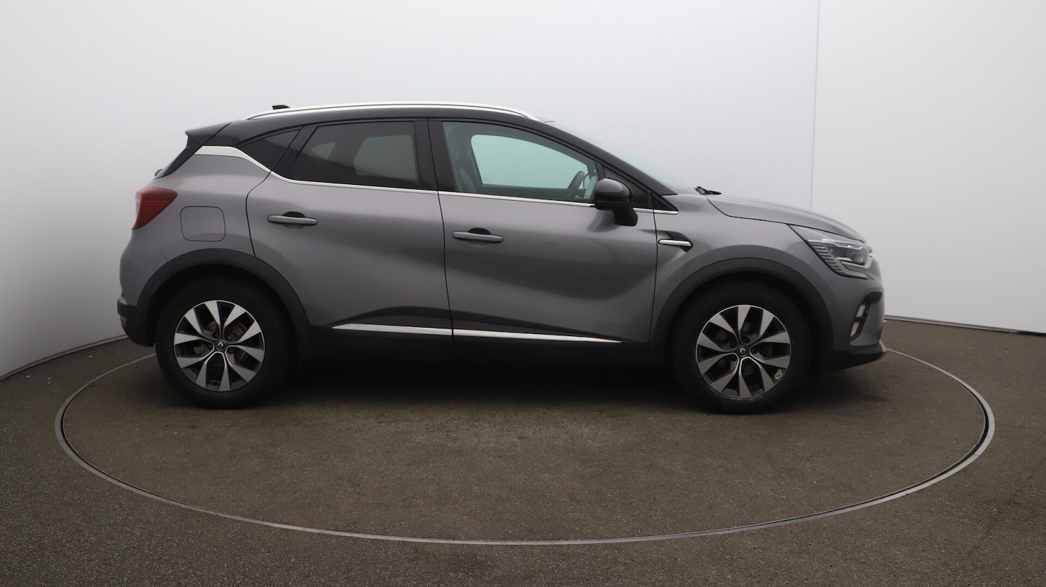 Used Renault Captur 2021 for sale - 76109230: Photo 48
