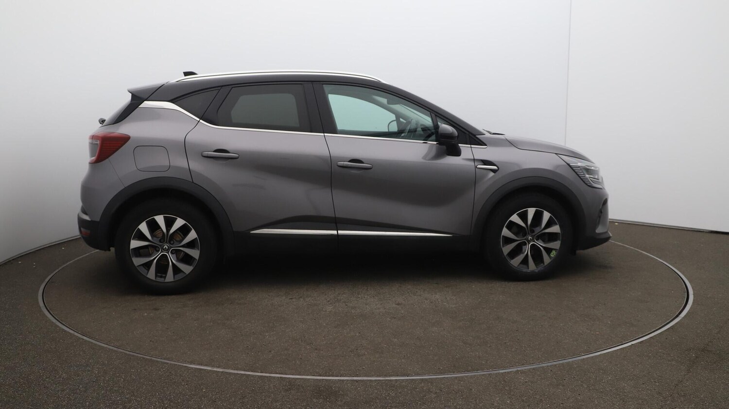 Used Renault Captur 2021 for sale - 76109230: Photo 49