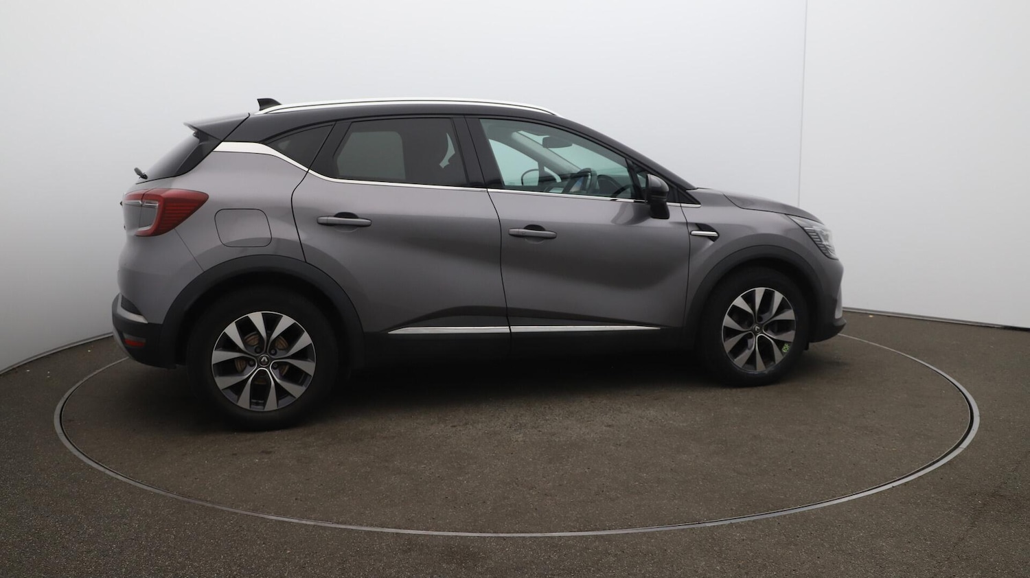 Used Renault Captur 2021 for sale - 76109230: Photo 50