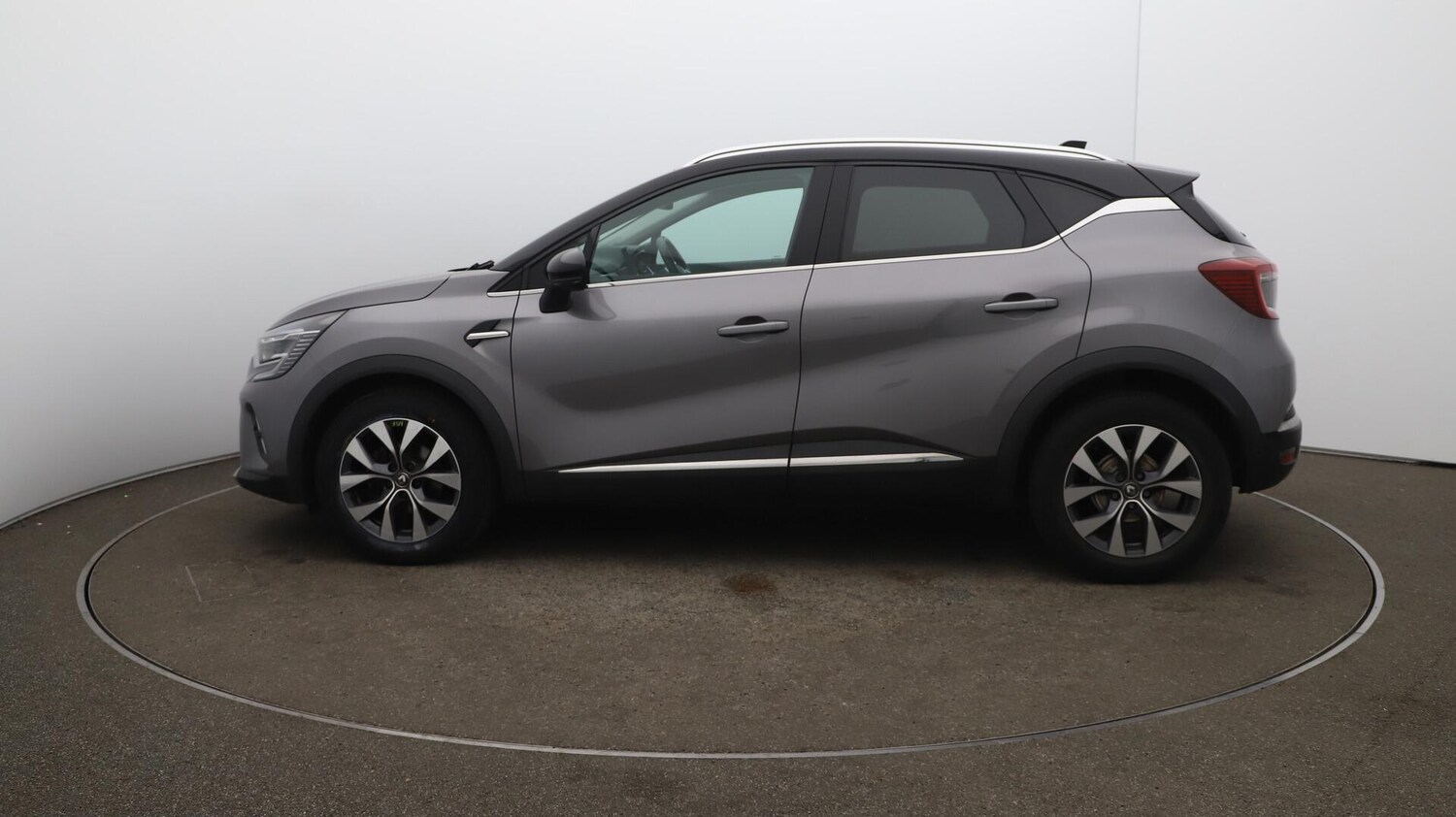 Used Renault Captur 2021 for sale - 76109230: Photo 63