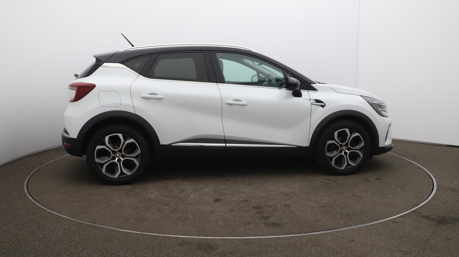 Used Renault Captur 2022 for sale - 76032256: Photo 49