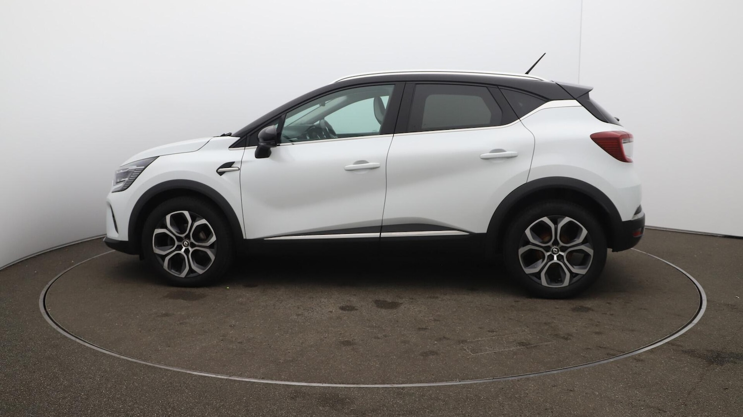 Used Renault Captur 2022 for sale - 76032256: Photo 63