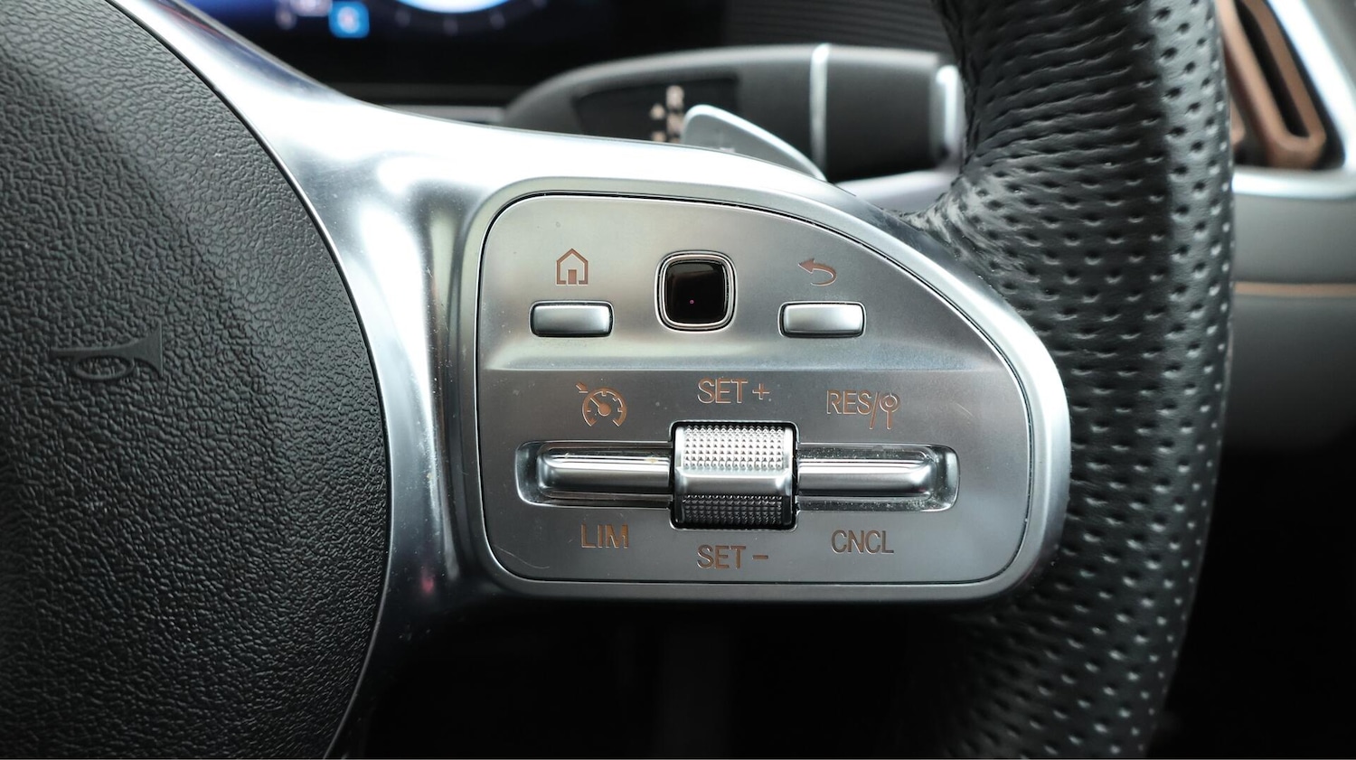 Used Mercedes-Benz EQC 2022 for sale - 76094530: Photo 28