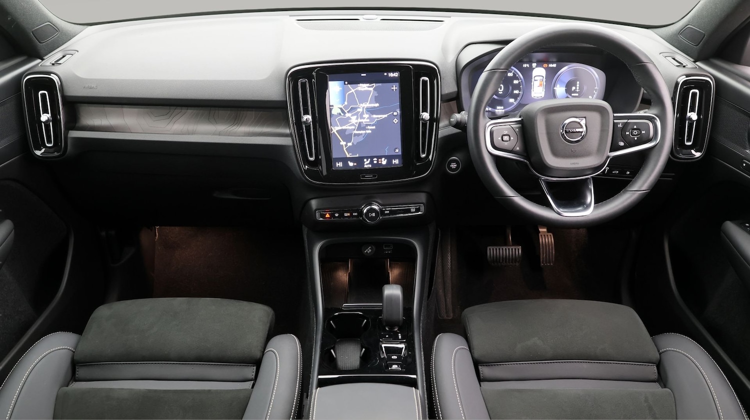 Used Volvo XC40 2022 for sale - 77915527: Photo 13