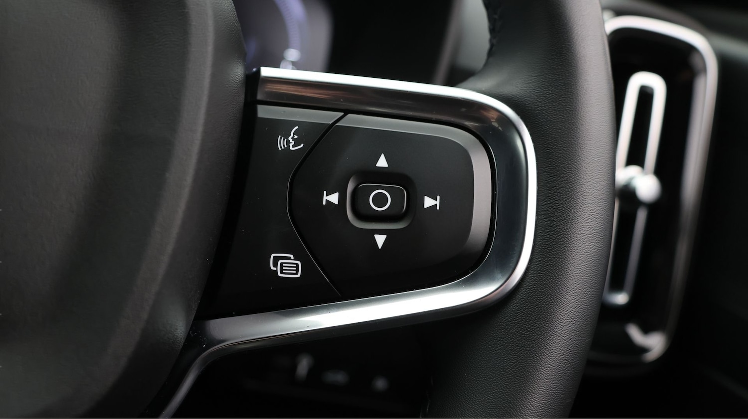 Used Volvo XC40 2022 for sale - 77915527: Photo 22