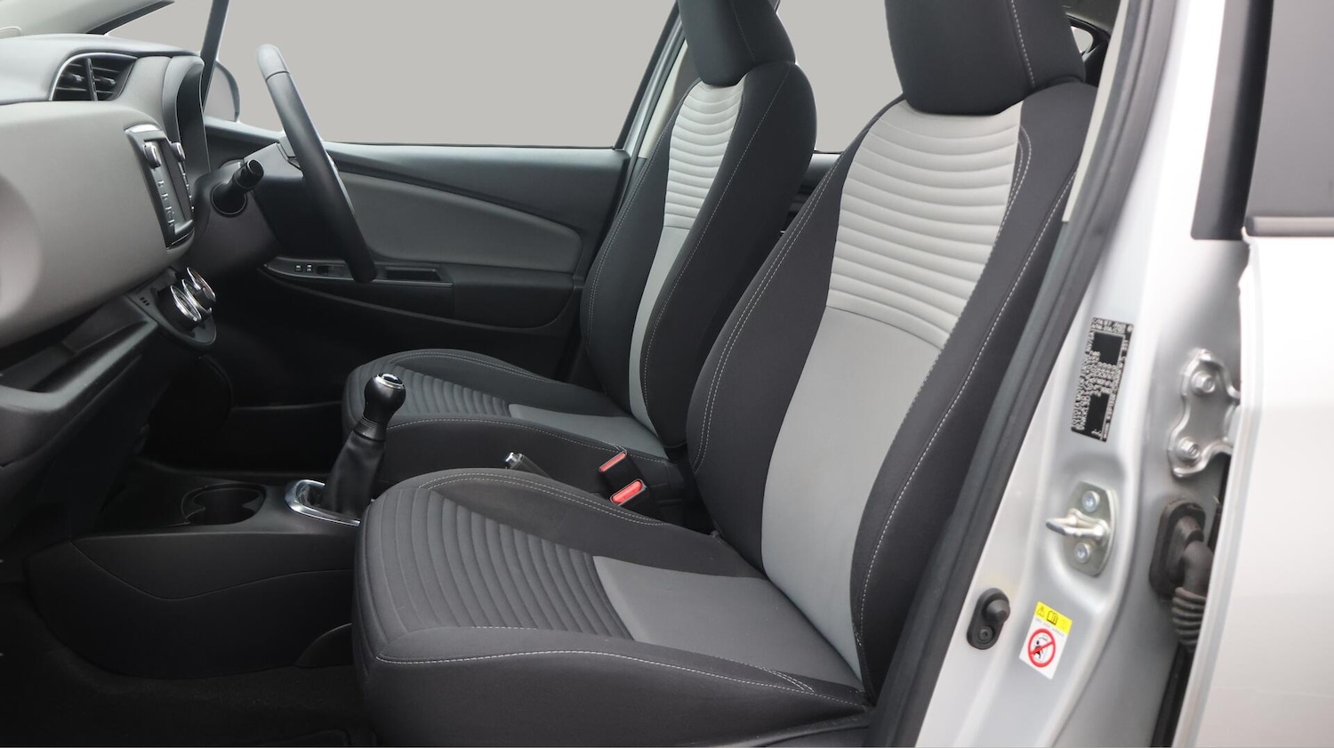 Used Toyota Yaris 2019 for sale - 76700983: Photo 15