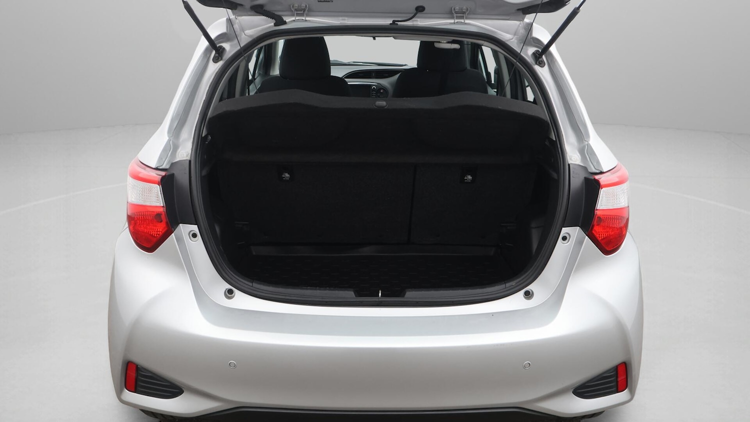 Used Toyota Yaris 2019 for sale - 76700983: Photo 18