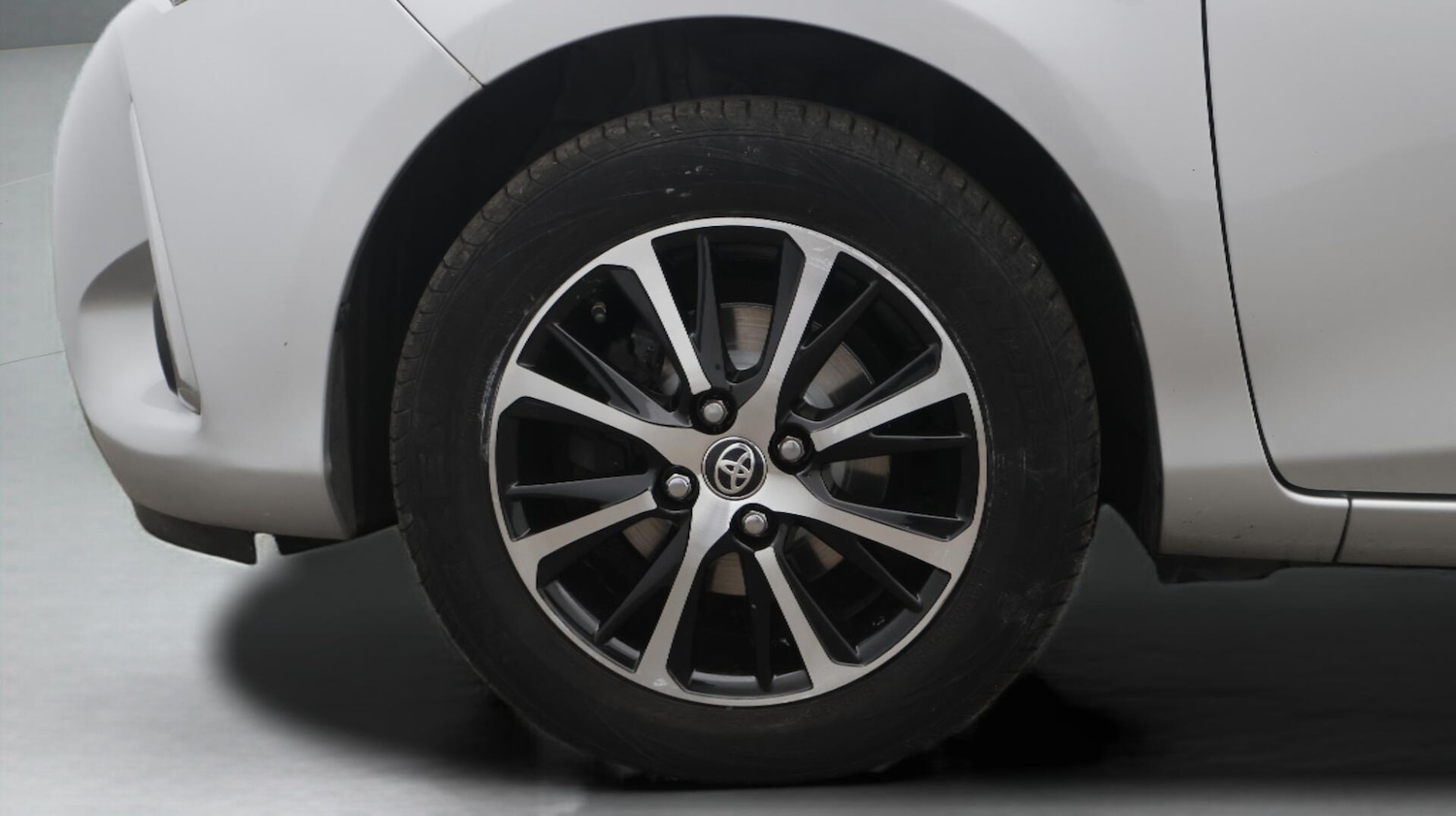 Used Toyota Yaris 2019 for sale - 76700983: Photo 19