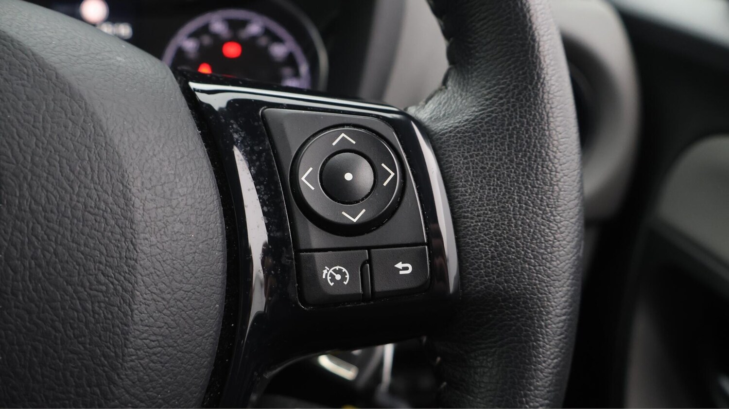 Used Toyota Yaris 2019 for sale - 76700983: Photo 24