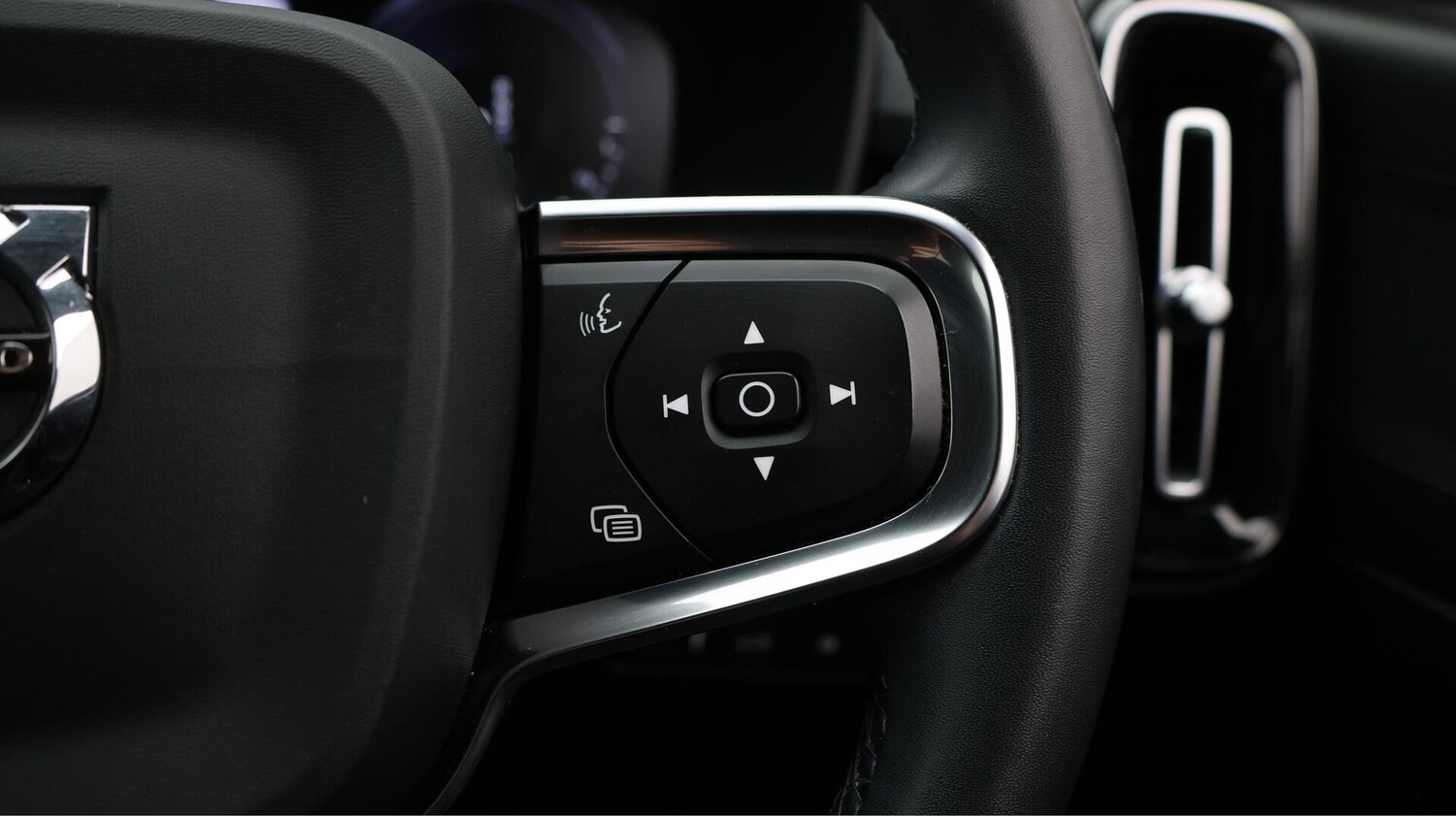 Used Volvo XC40 2021 for sale - 76538016: Photo 26