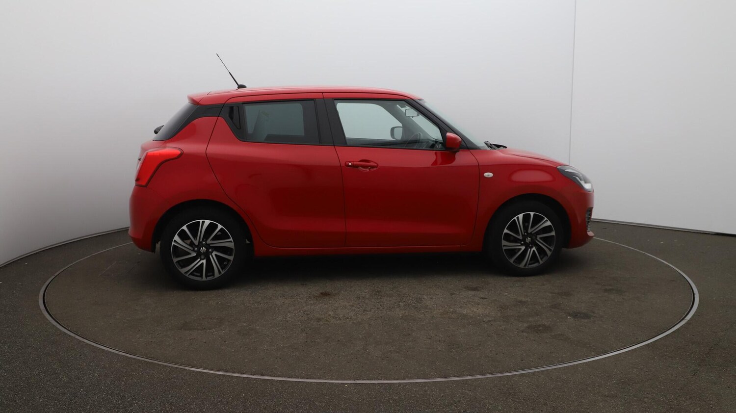 Used Suzuki Swift 2023 for sale - 75928502: Photo 40