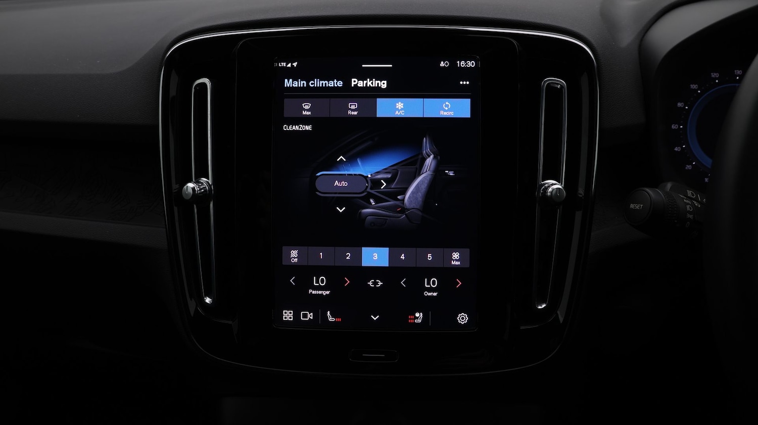 Used Volvo XC40 2023 for sale - 77460158: Photo 12