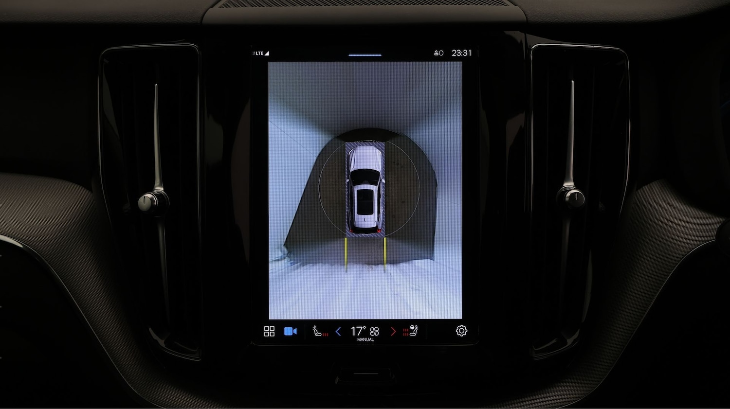 Used Volvo XC60 2023 for sale - 77616075: Photo 23