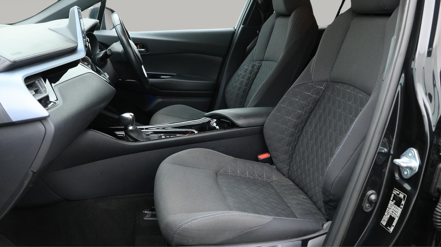 Used Toyota C-HR 2021 for sale - 76137706: Photo 15