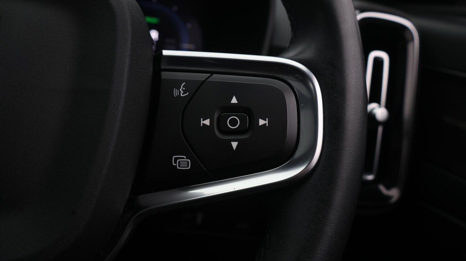 Used Volvo XC40 2021 for sale - 76537765: Photo 27