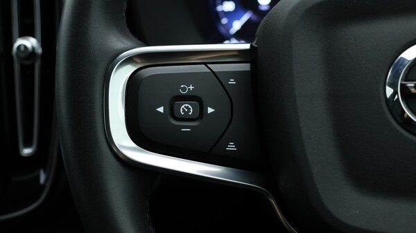 Used Volvo XC40 2021 for sale - 75696988: Photo 41