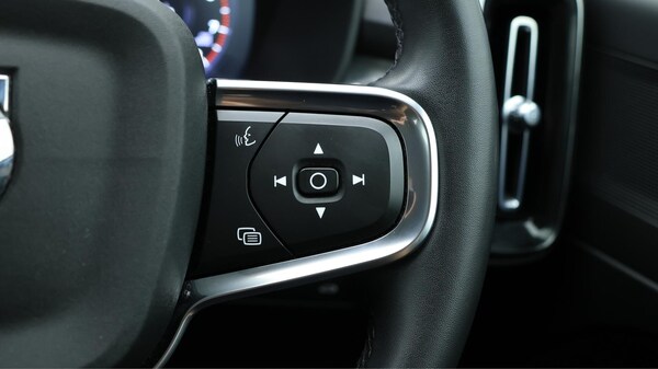 Used Volvo XC40 2021 for sale - 75696988: Photo 43