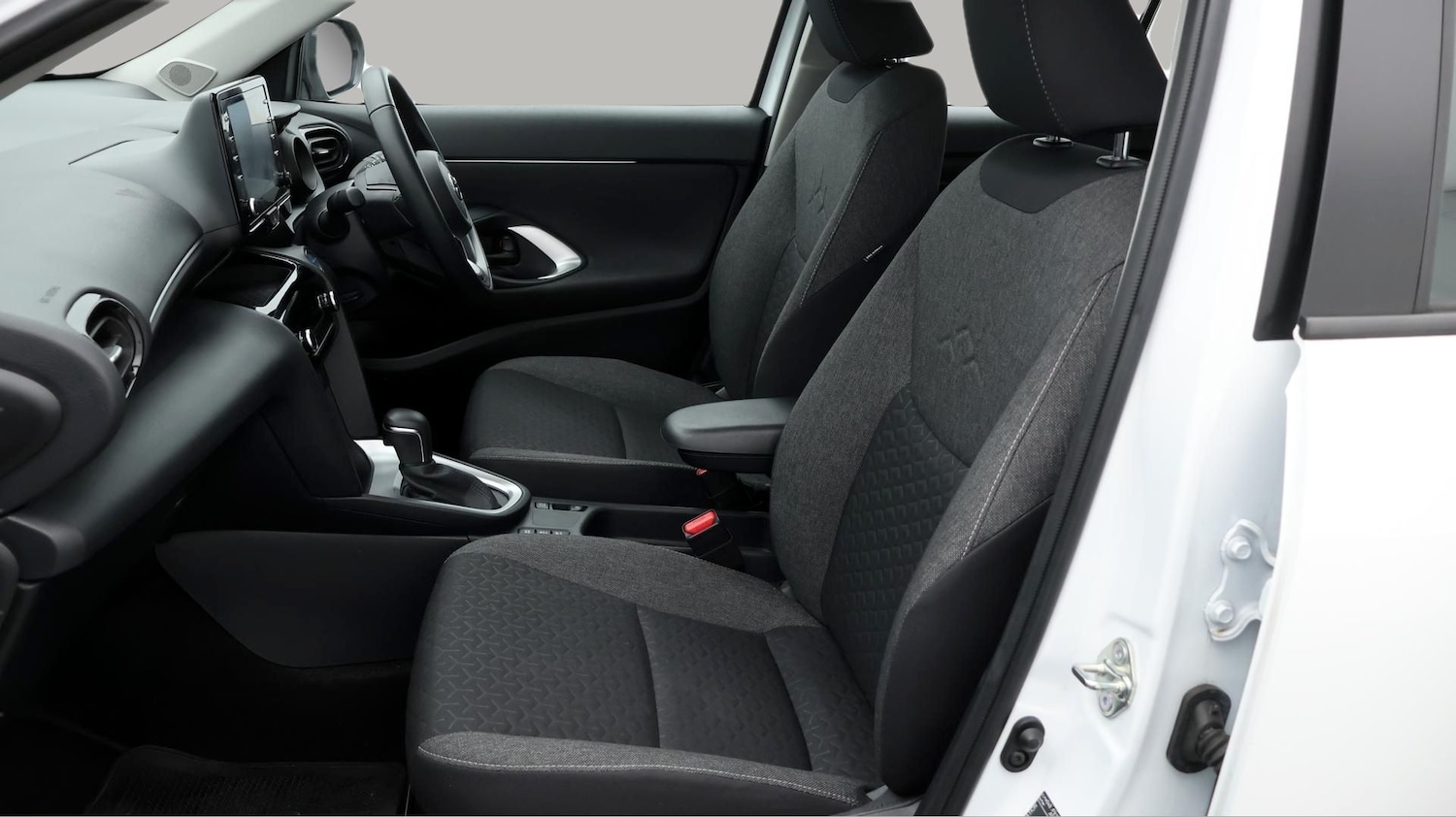 Used Toyota Yaris Cross 2023 for sale - 77582467: Photo 14