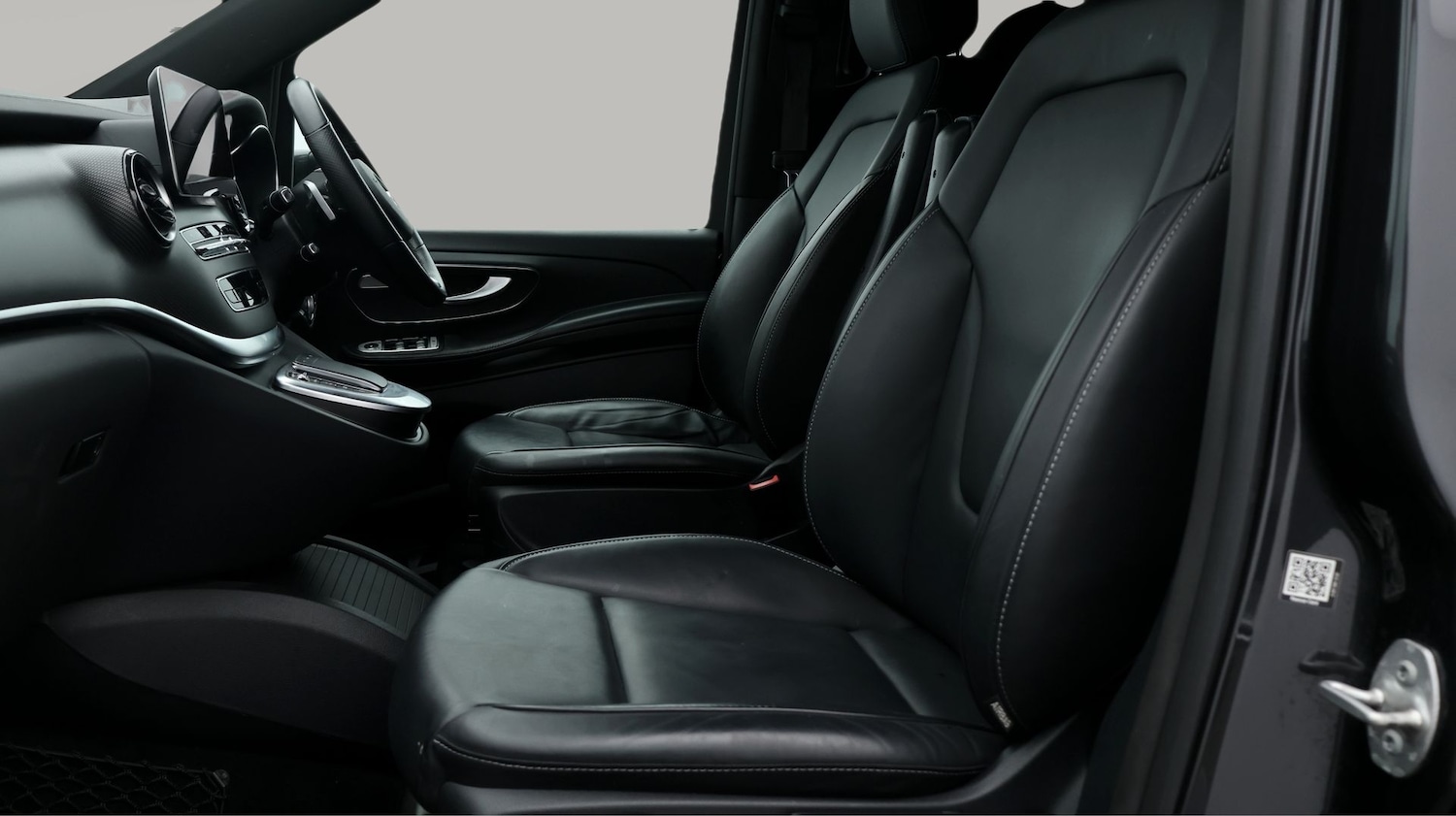 Used Mercedes-Benz V-Class 2023 for sale - 77963031: Photo 14