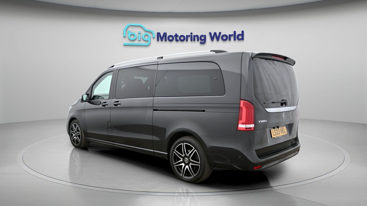 Used Mercedes-Benz V-Class 2023 for sale - 77963031: Photo 5