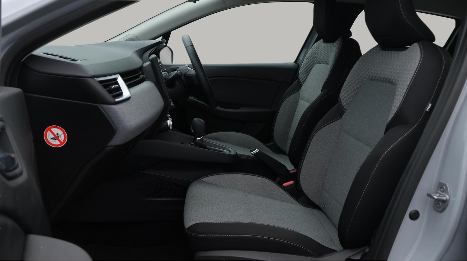 Used Renault Clio 2025 for sale - 76632903: Photo 15