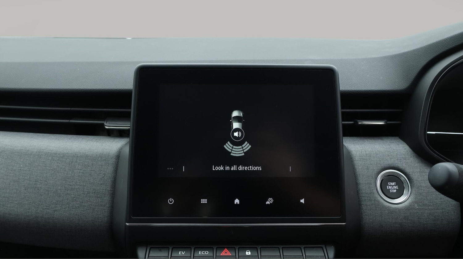 Used Renault Clio 2025 for sale - 76632903: Photo 24