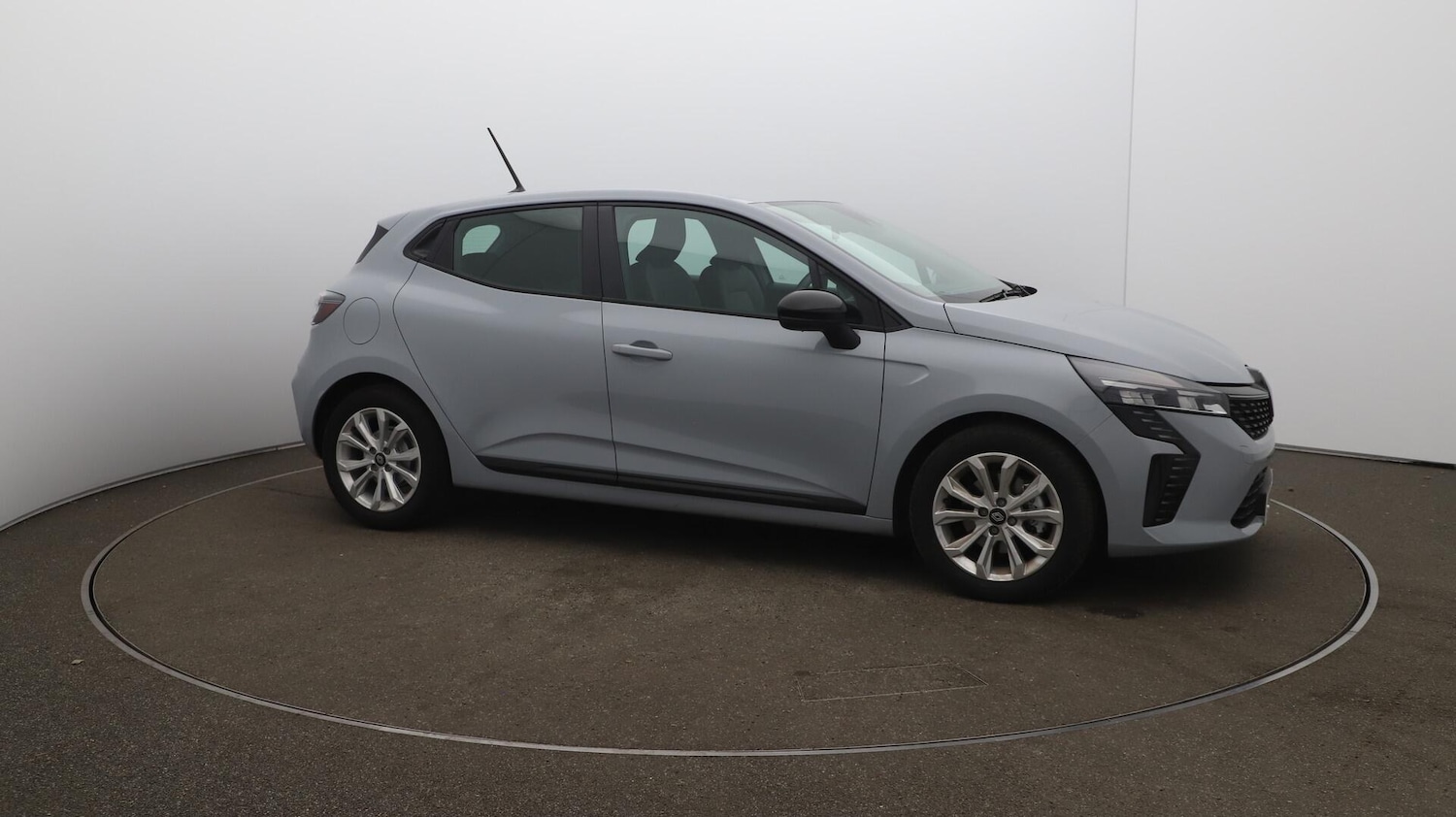 Used Renault Clio 2025 for sale - 76632903: Photo 46