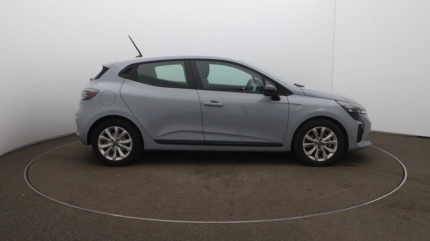 Used Renault Clio 2025 for sale - 76632903: Photo 49