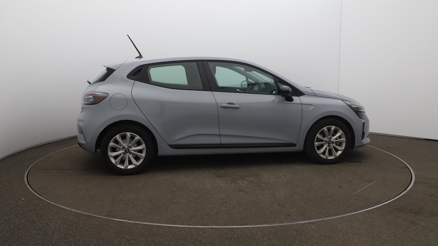 Used Renault Clio 2025 for sale - 76632903: Photo 50