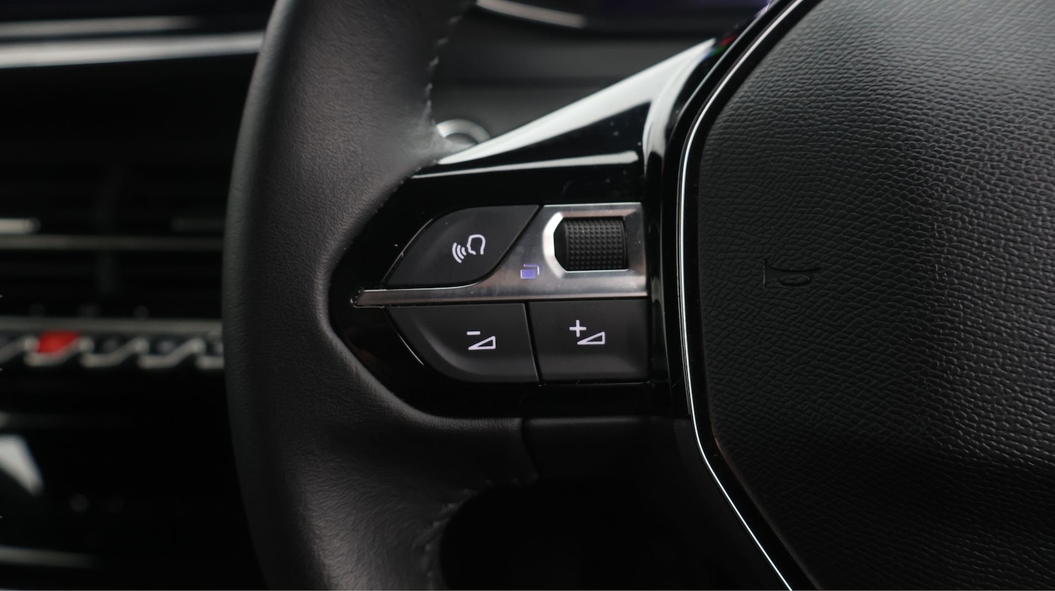 Used Peugeot 2008 2023 for sale - 77581899: Photo 21