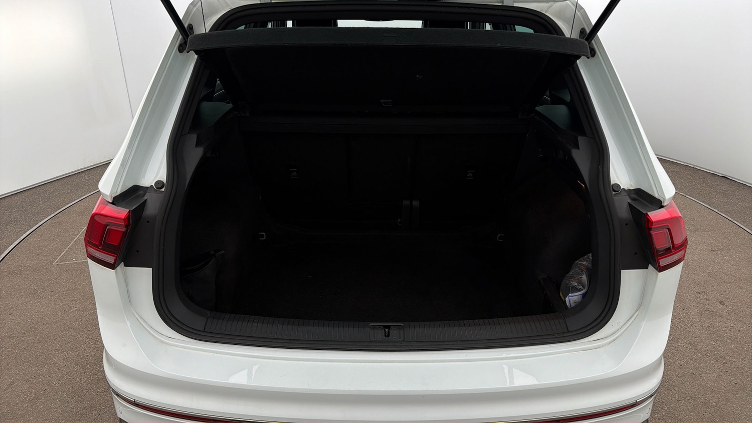 Used Volkswagen Tiguan 2021 for sale - 77947221: Photo 16