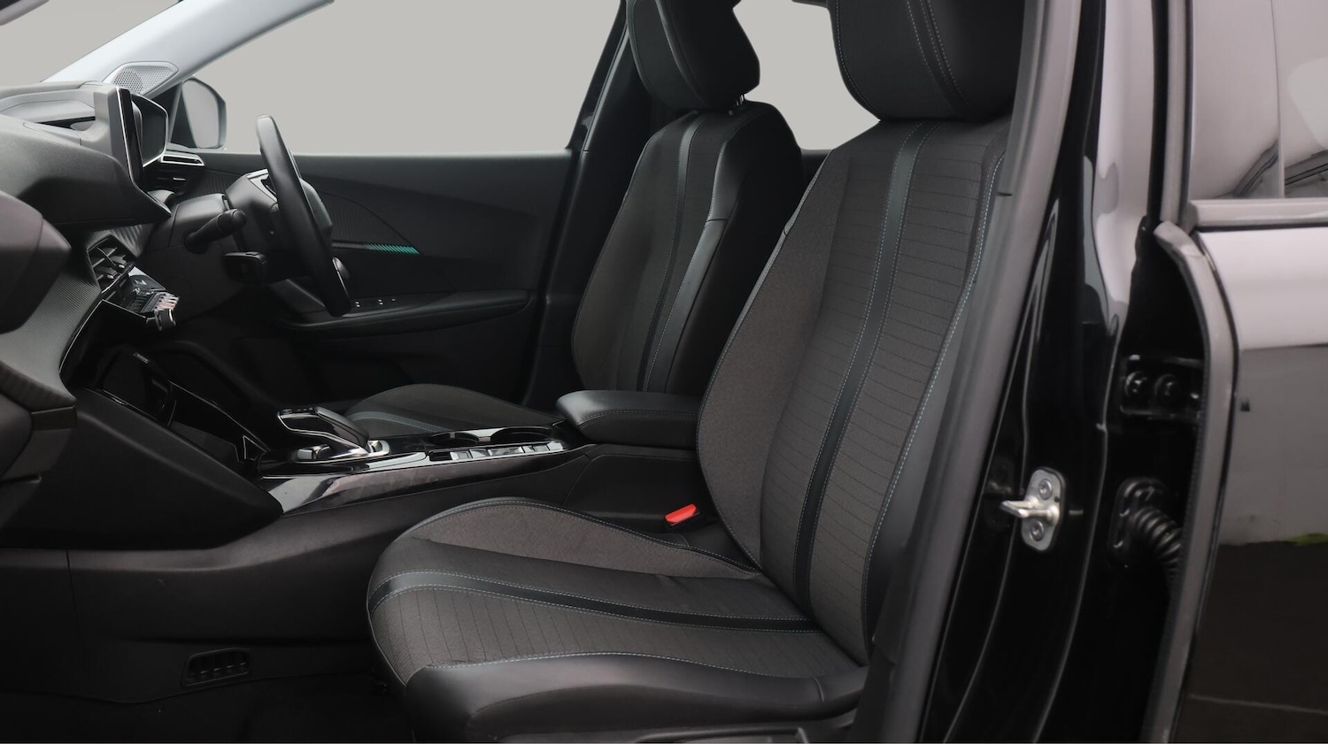 Used Peugeot 2008 2021 for sale - 76512092: Photo 15