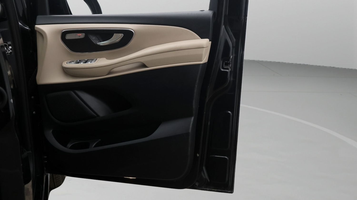 Used Mercedes-Benz V-Class 2021 for sale - 77371480: Photo 15