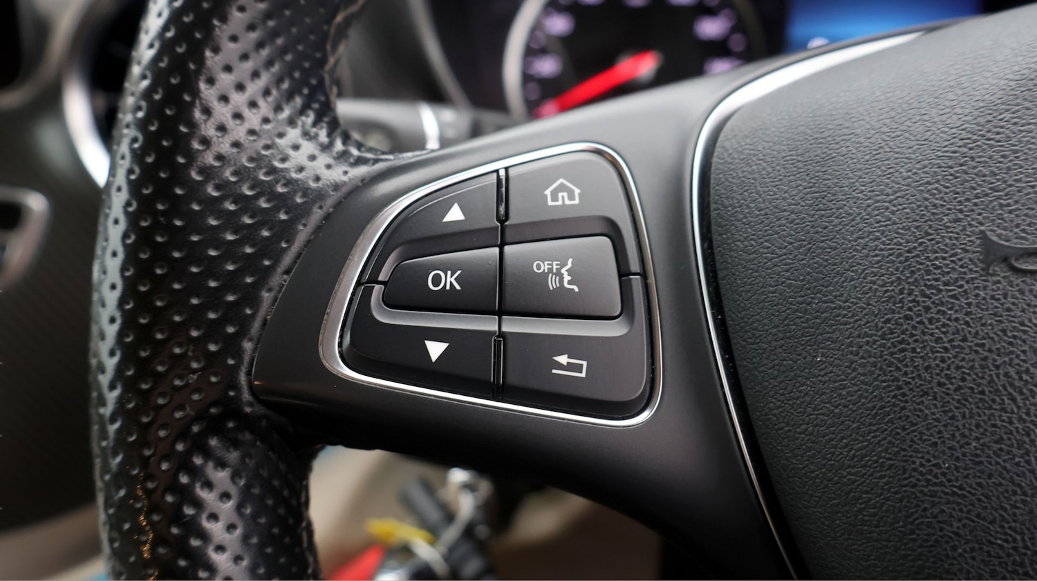 Used Mercedes-Benz V-Class 2021 for sale - 77371480: Photo 28