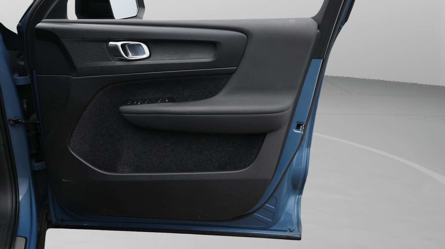 Used Volvo XC40 2023 for sale - 76457796: Photo 16