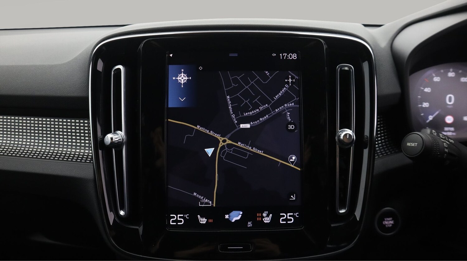 Used Volvo XC40 for sale - 77688952: Photo 11