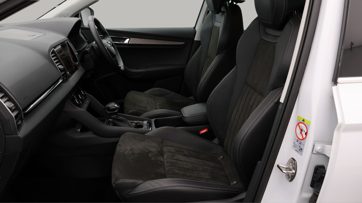 Used Skoda Karoq 2024 for sale - 77833357: Photo 14